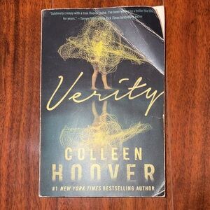 Verity by Colleen Hoover Paperback